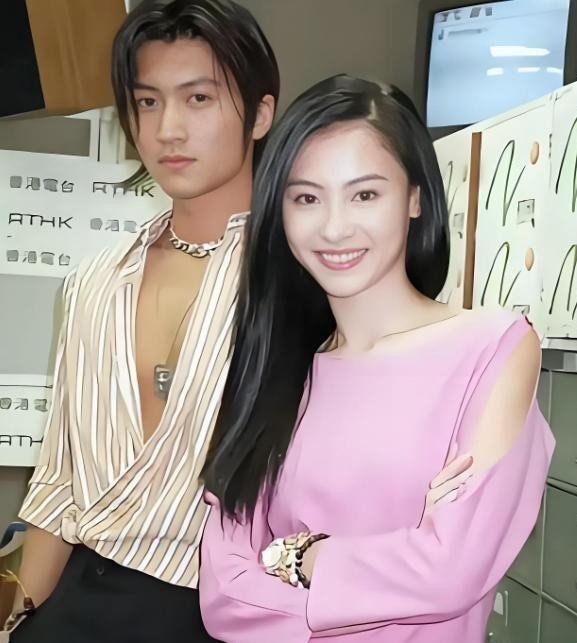 不再隐瞒！谢霆锋坦言拒绝和王菲结婚的真相，终为自己选择买了单