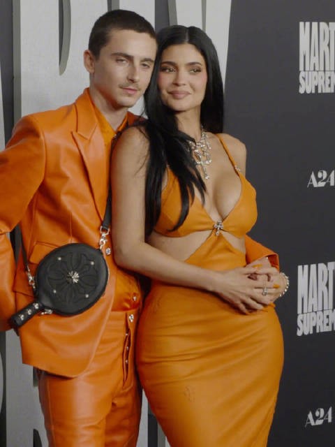 甜茶牵手女友金小妹情侣装亮相新片《至尊马蒂》洛杉矶首映礼直拍！