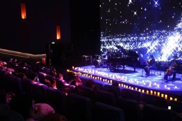 电竞直播、乐队演出、特色展映……首都电影院积极探索“电影+”