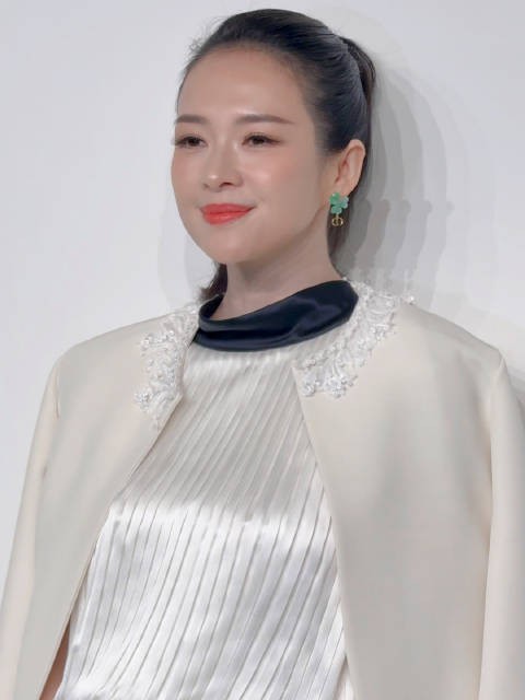 章子怡亮相迪奥之家开幕,称将带女儿周末再访