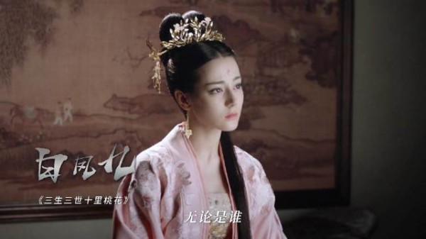 迪丽热巴称每个女生独一无二,携新角色温暖回归