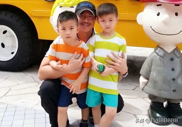 狠狠打脸!香港富贵女星火速否认恋情,男方离婚带两子单方面认爱