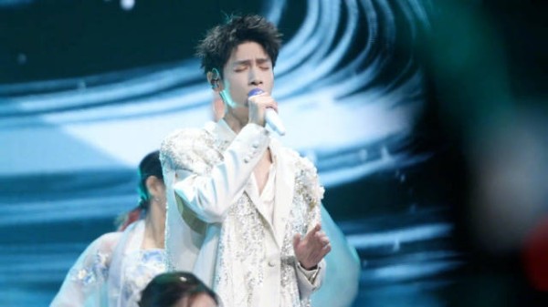 罗云熙一往直拍舞台