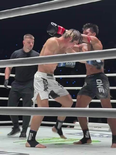 电光火石间的反击,场边多角度回看刘梦阳是如何击倒暗影的! 12月19日