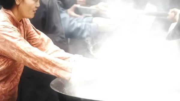 任嘉伦《风与潮》无台词演技诠释何贤复杂心绪