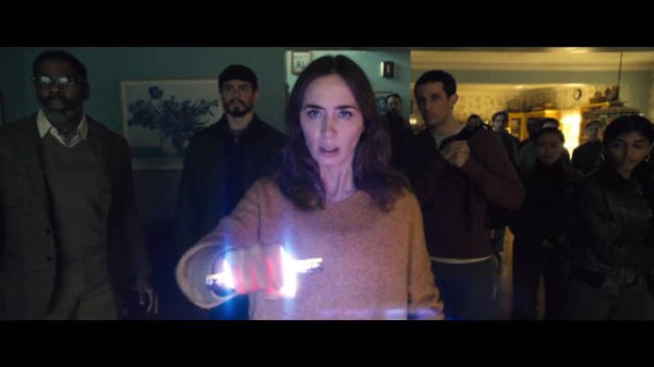 斯皮尔伯格科幻新片《揭秘日》曝预告,外星真相明年6月揭晓