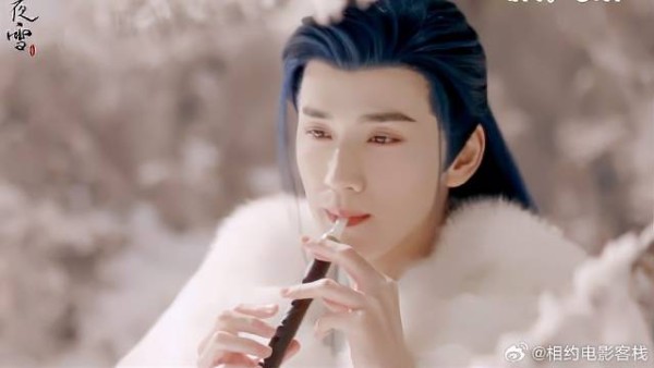 王弘毅蓝发造型也太好看了吧!