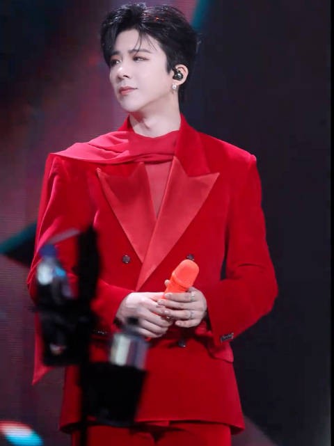 每次听宁哥唱歌不管什么心情都舒缓好多