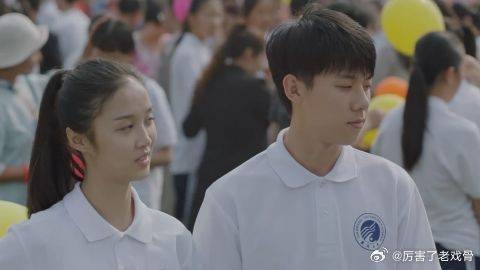 方一凡不装了出来撩女神,班主任看见惊了竟没事