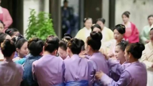 知否知否应是绿肥红瘦：张桂芬手撕小妾，被丈夫嫌弃