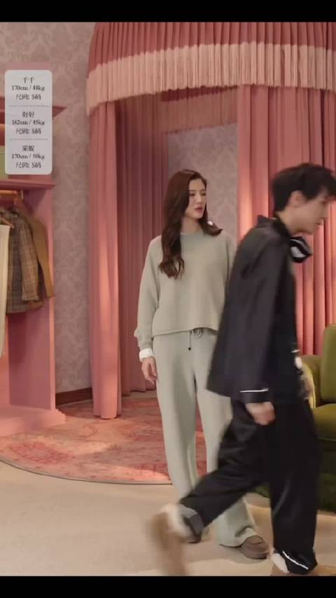 吴千语施伯雄穿搭高级超越老钱风，与林峰现况对比鲜明