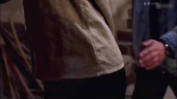 小龙和他奶奶喝喜酒去了