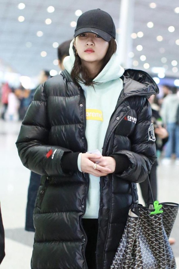 鹿晗关晓彤恋爱期间"毫不避讳"？娱记刘大锤曝分手新证据引热议