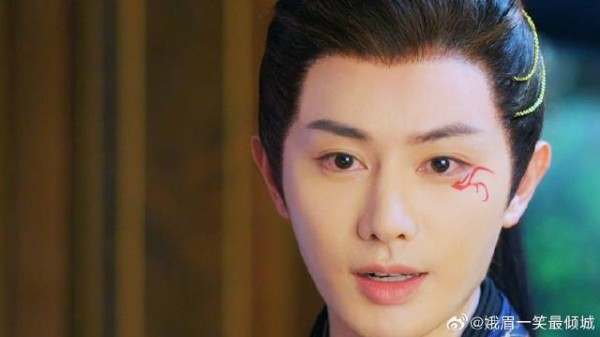 《书卷一梦》 盯着楚归鸿眼尾的猩红，挪不开眼