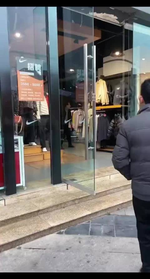 大爷有钱没地方花了？这不得大出血啊？