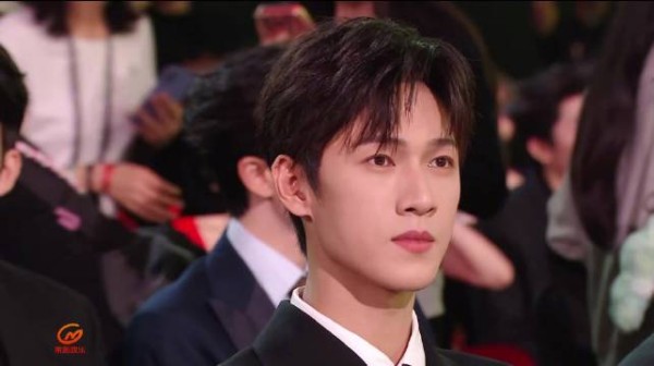 李昀锐内场怼脸镜头！无可挑剔的一张脸！