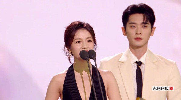 恭喜李兰迪获得星光大赏内场年度飞跃艺人