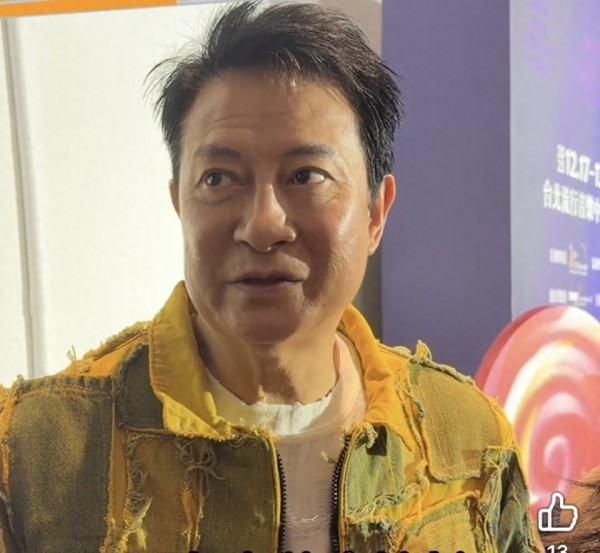 61岁刘锡明罕见携女儿亮相，22岁女儿长相甜美像父亲，自曝将出道