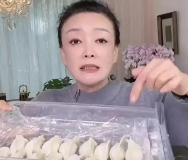 张兰去汪小菲家过冬至,小菲全程没好脸色