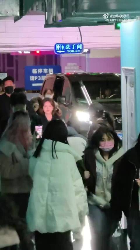 赵今麦追剧团造型，好美好水灵的麦麦