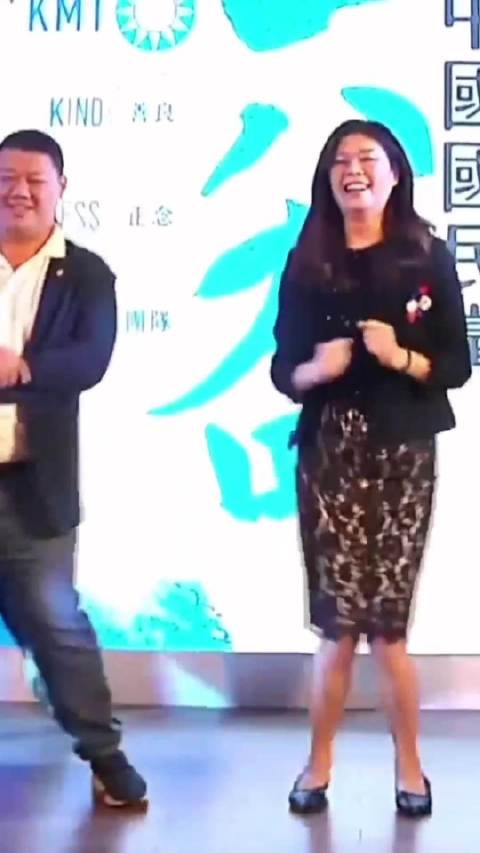 郑丽文称两岸同胞同根同源是一家人