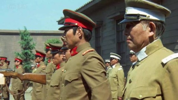 影视：鬼子带着小弟，一夜之间血洗日本政坛，财务大臣当场被嘎掉 ？