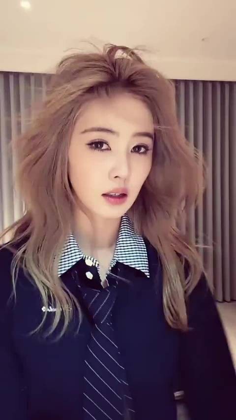 白鹿发文鼓励粉丝为自己而活