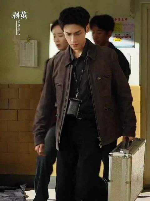 悬疑剧剥茧角色情感深厚引追剧热潮