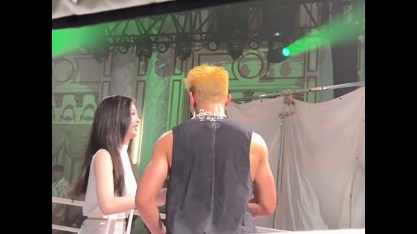 虞书欣双轨vlog白衣造型亮相