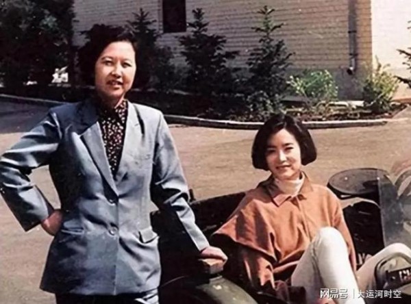 林莉回忆生平第一次见大明星妹妹林青霞，她像个孩子，姐姐叫没完