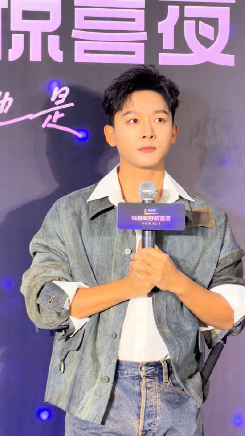 张晚意建议大家多记录生活,“每一步都要珍惜”