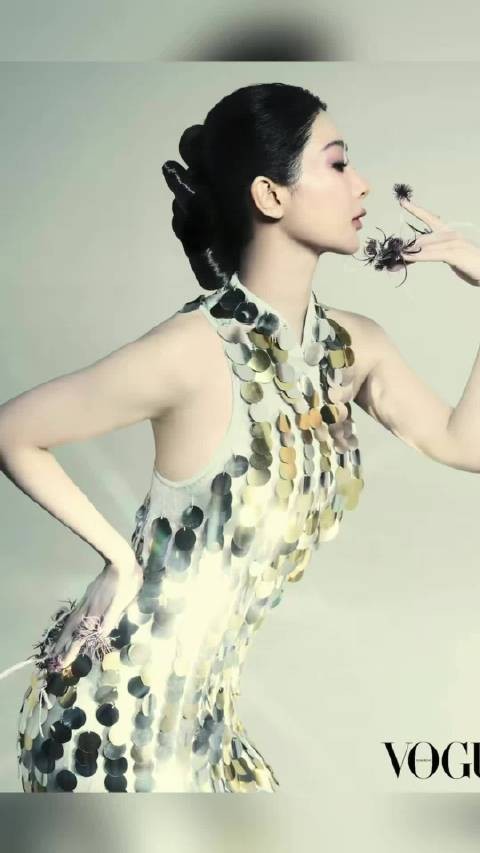 杨紫首登VOGUE封面,展现蜕变与成长