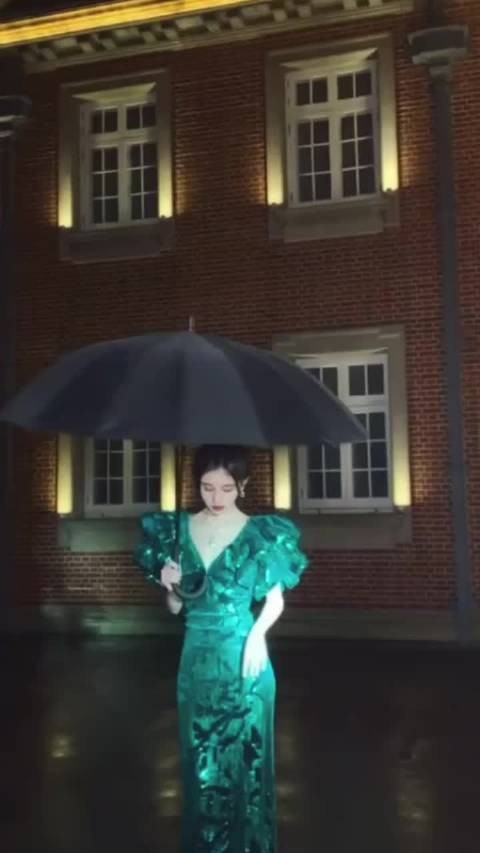 鞠婧祎发文谈浪漫本质,称很高兴遇见你