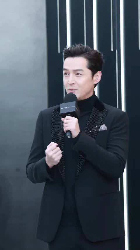 胡歌亮相活动状态满分,获李佳琦认证专业偶像