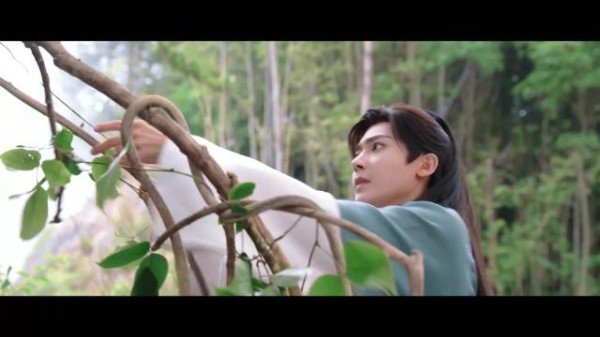 陆江来藤条救温粲，荣善宝赶到醋意生