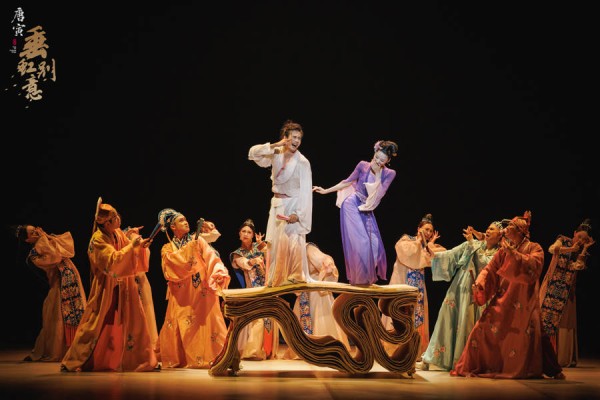 《垂虹别意·唐寅》《牡丹亭》两台大戏首秀申城，传统文化热烈“迎新”