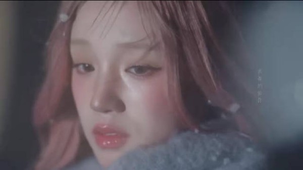 宋雨琦造型神似千禧年韩剧女主