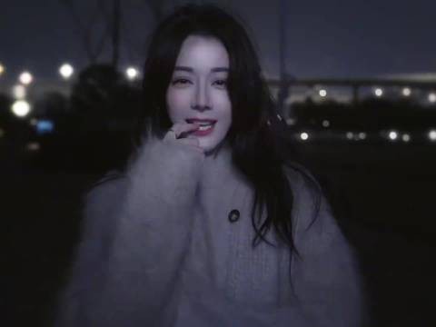 迪丽热巴2026开年大片曝光，锦鲤红造型明艳大气