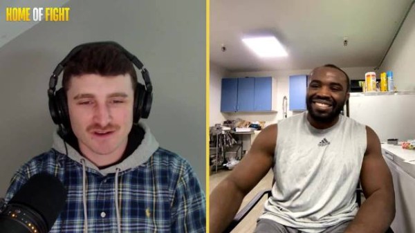 托雷斯·芬尼透露在丹尼尔·科米尔指导下训练，欲战博·尼卡尔