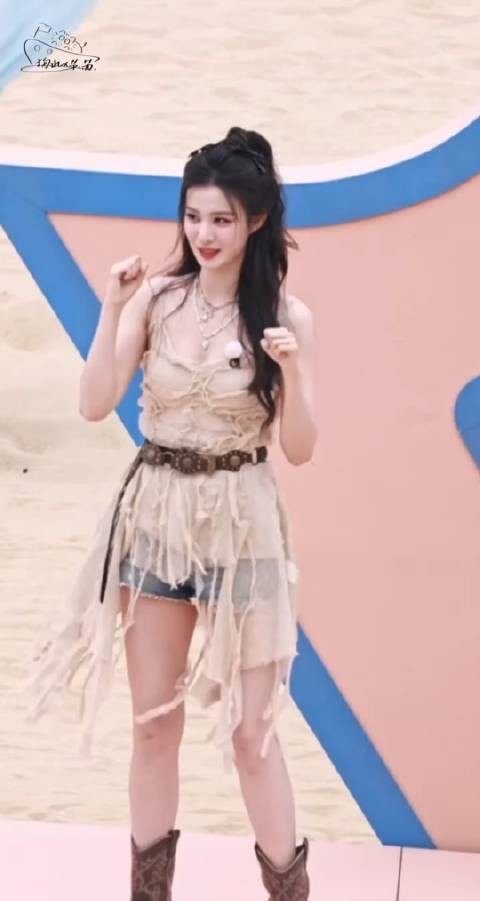 王楚然奔跑吧路透 女明星不愧是女明星,盘靓条顺超美的