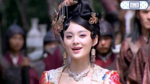 救命!这真的是同一个人的古装?原来原生脸真的能保持惊艳度