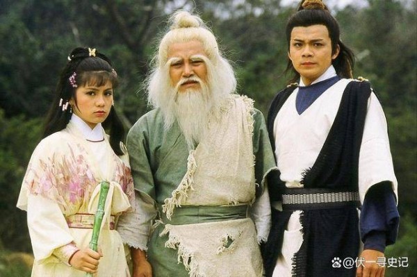 难怪裘千仞不怕东邪西毒，你看他师父是谁？连洪七公都得给面子