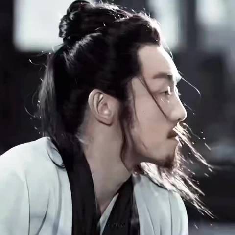 郑恺多角色演技获赞，家暴男官僚悲情工程师形象鲜明