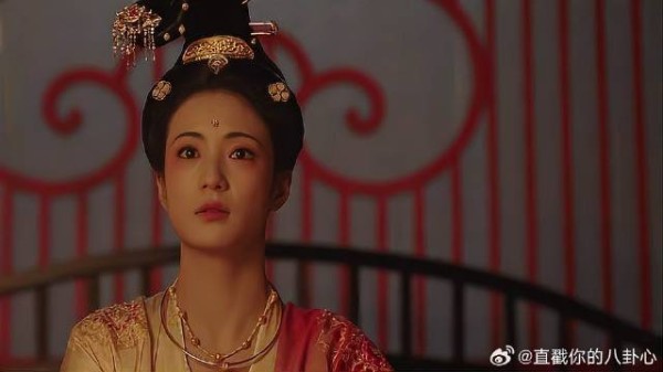 刘畅去酒肆，县主得知对面花铺老板名，竟是死去何淮芳