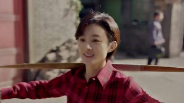 李秋萍入职首日遭排挤,外语回击坚定留任