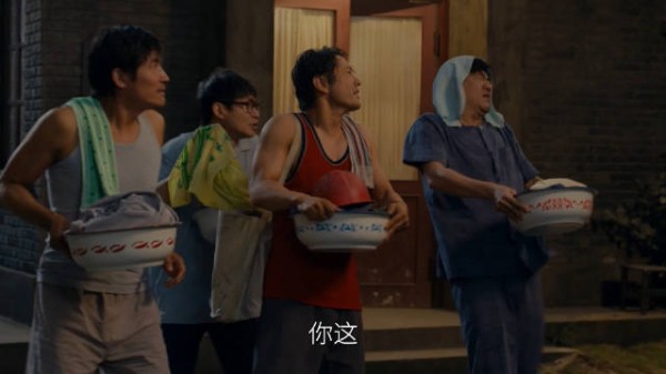 李秋萍启动月海镇卫生整顿，居民躲避引发猫鼠游戏