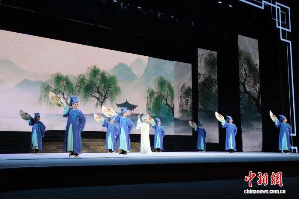 一台尽显“百戏”风华 浙江省戏曲精粹晚会在杭启幕