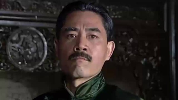 大宅门： 白敬业被白景琦怼到抬不起头！嫌他懦弱不像男人，这波训斥太狠了