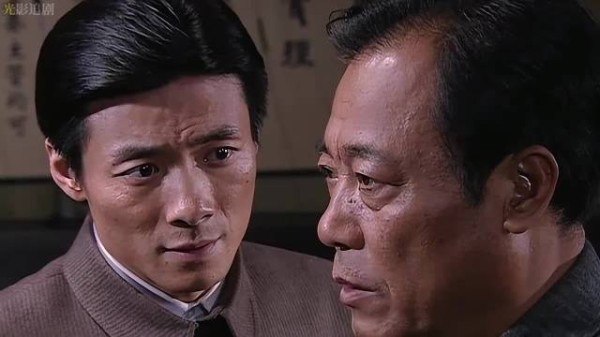 《潜伏》余则成翠平被捕李涯审讯无果