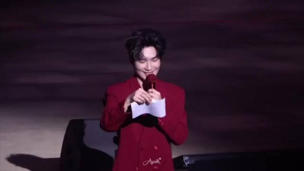 陈楚生深圳演唱会幽默回应粉丝喊看腹肌,暖心开导上班族